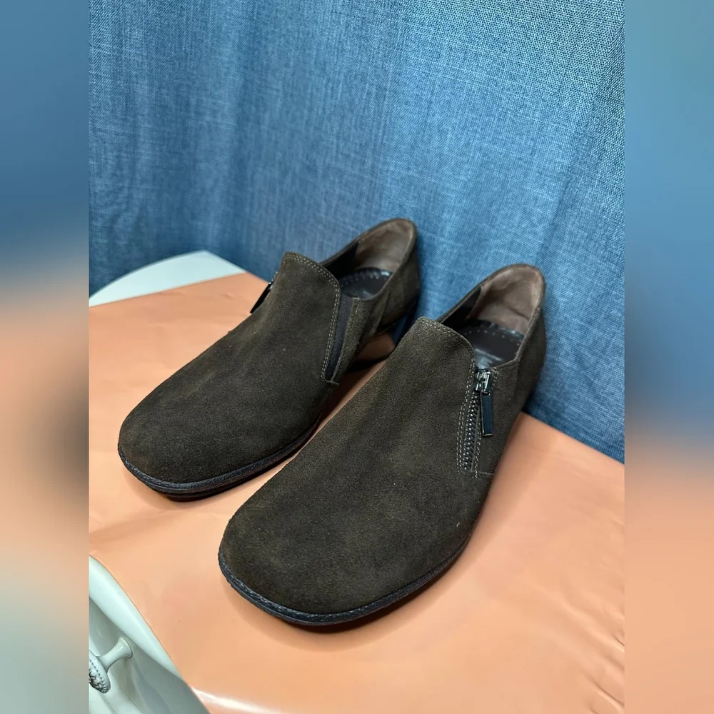 AQUATALIA by MARVIN K brown suede‎ ZIPPER WEDGE shoes size 9